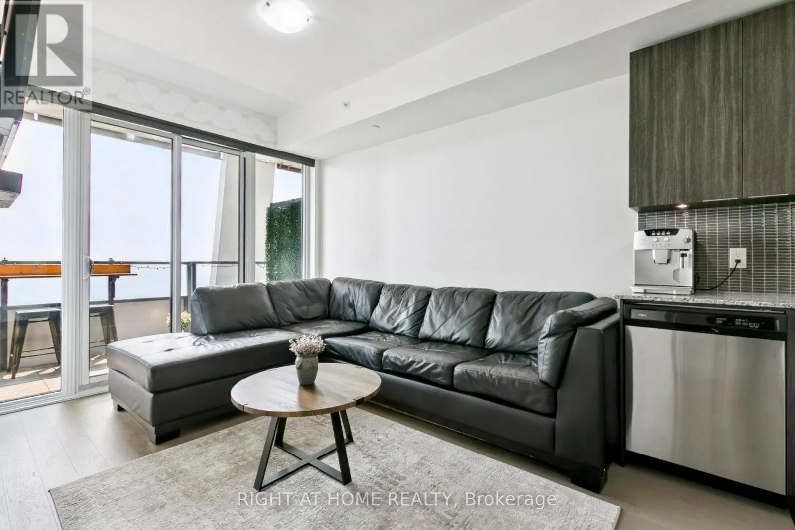 2217 - 30 SHORE BREEZE DRIVE