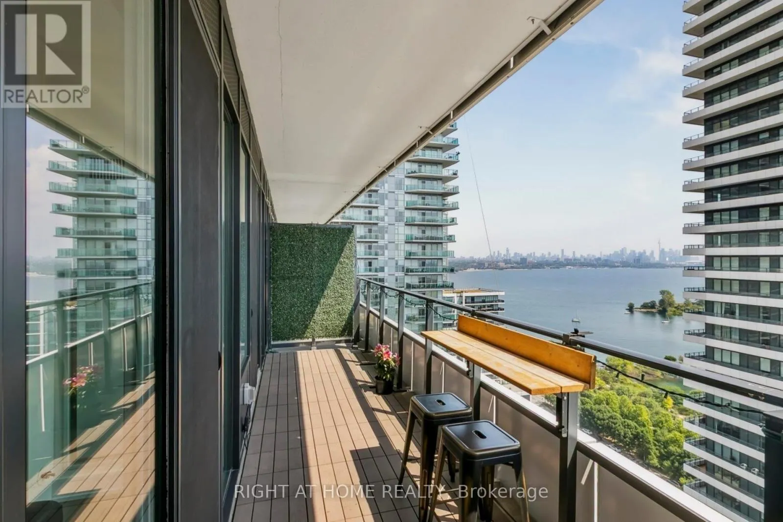 2217 - 30 SHORE BREEZE DRIVE