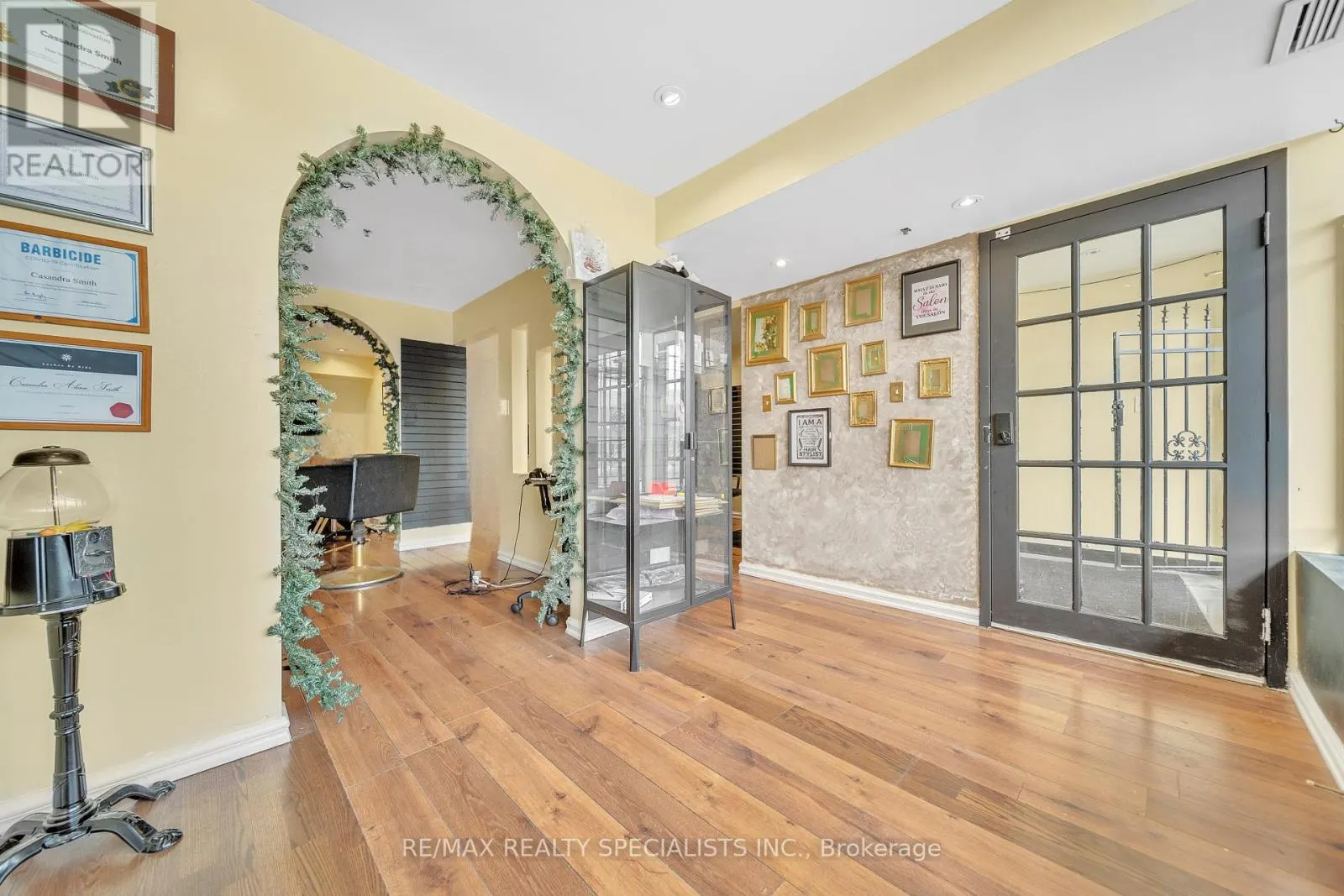 51 - 6923 STEELES AVENUE W