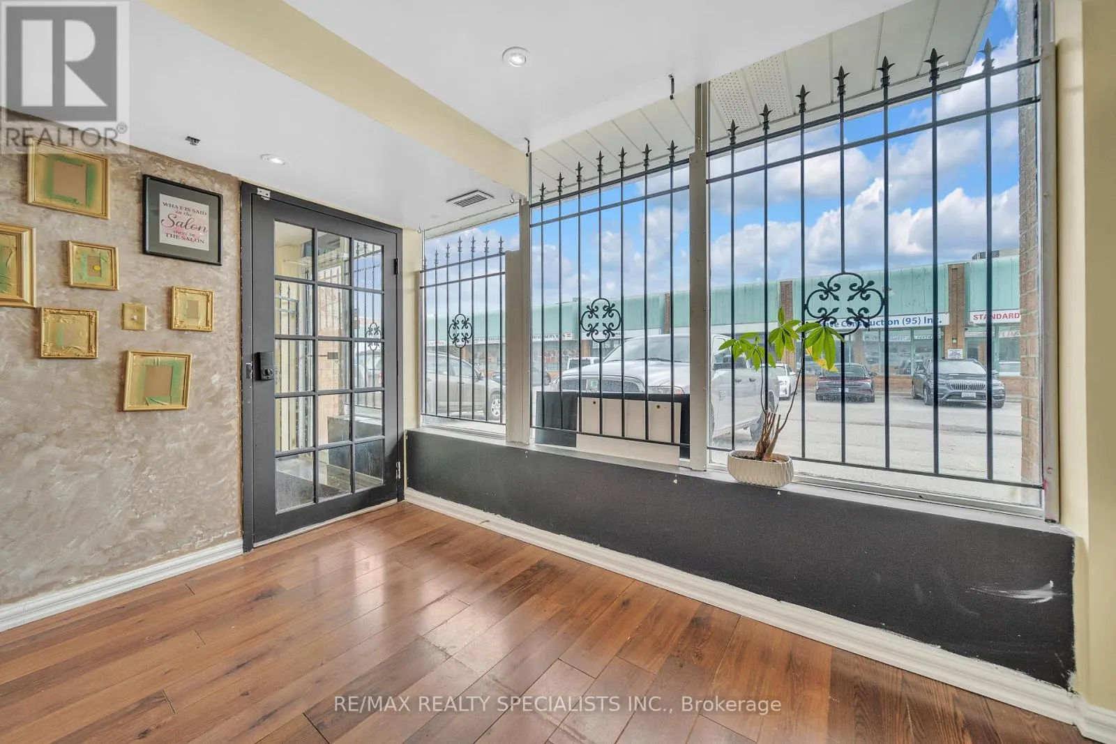 51 - 6923 STEELES AVENUE W
