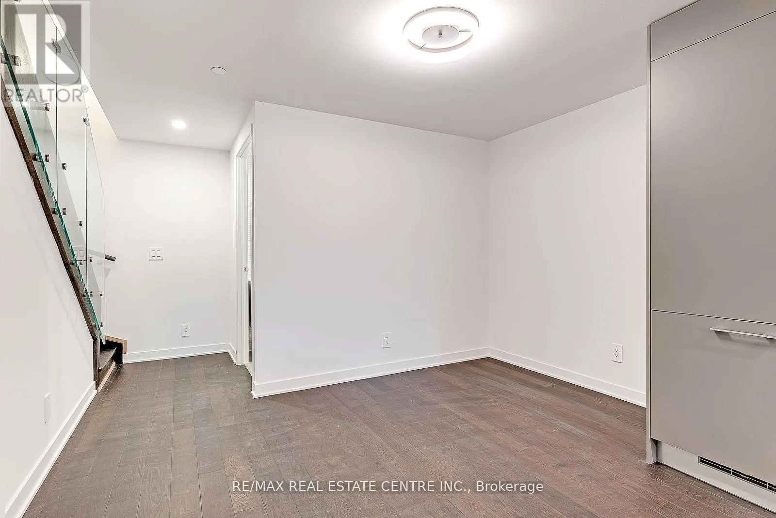 7 WATKINSON AVENUE