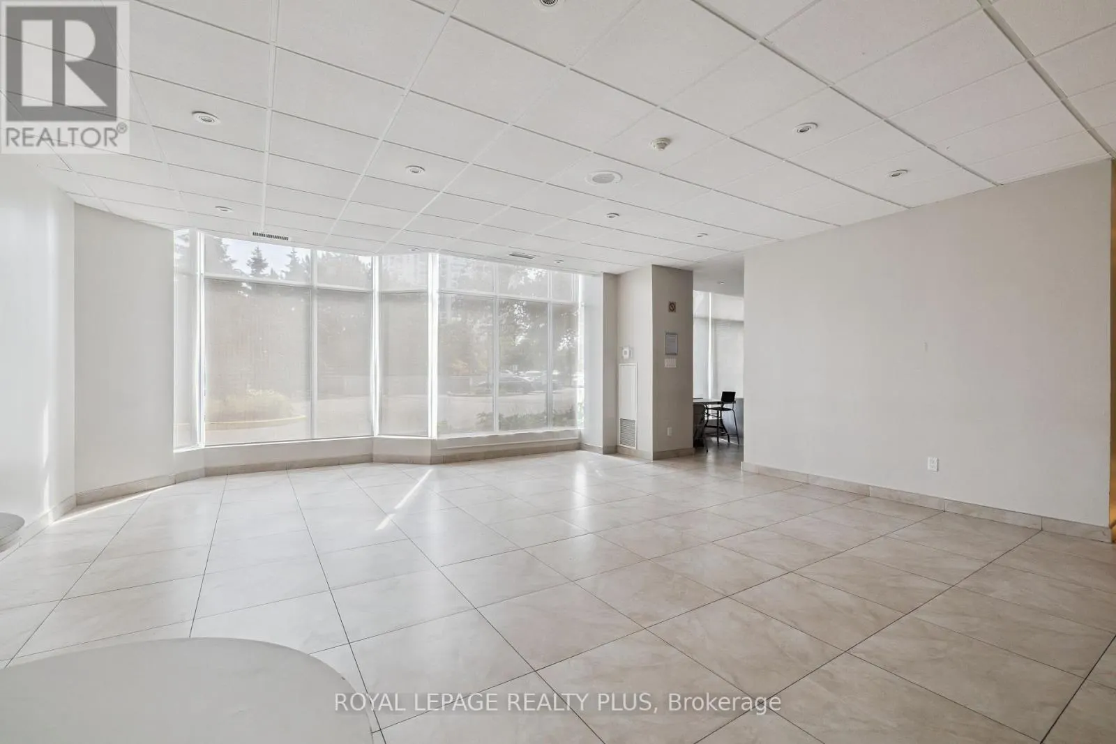 712 - 50 KINGSBRIDGE GARDEN CIRCLE