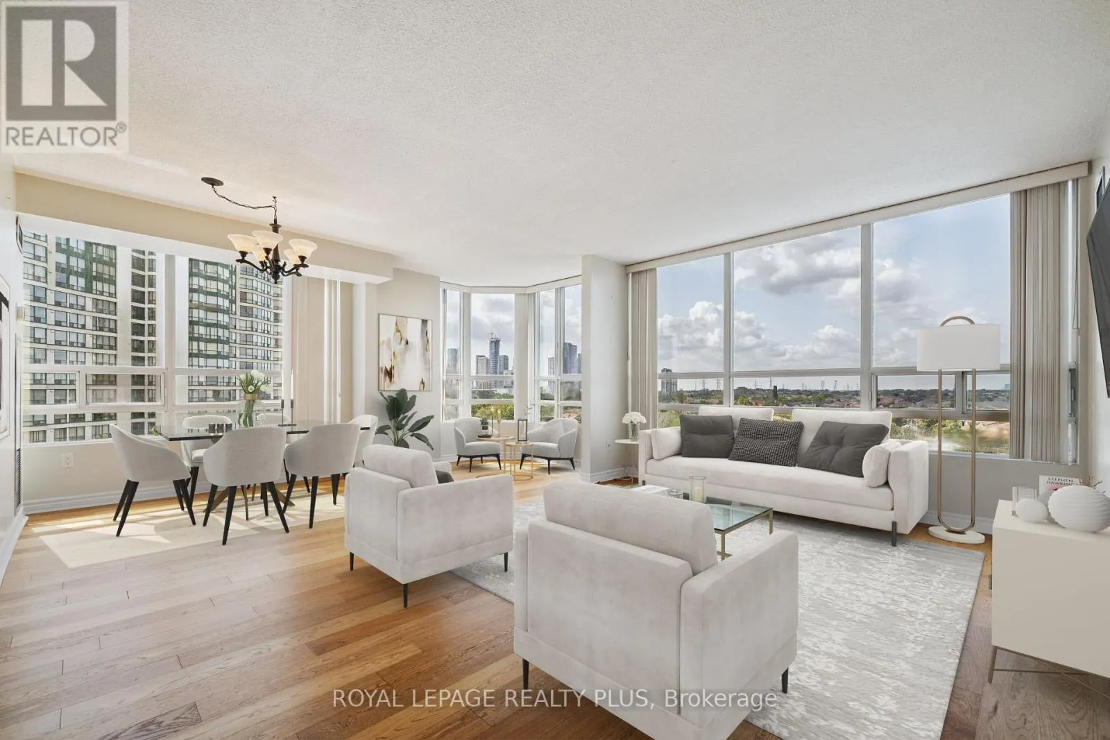 712 - 50 KINGSBRIDGE GARDEN CIRCLE