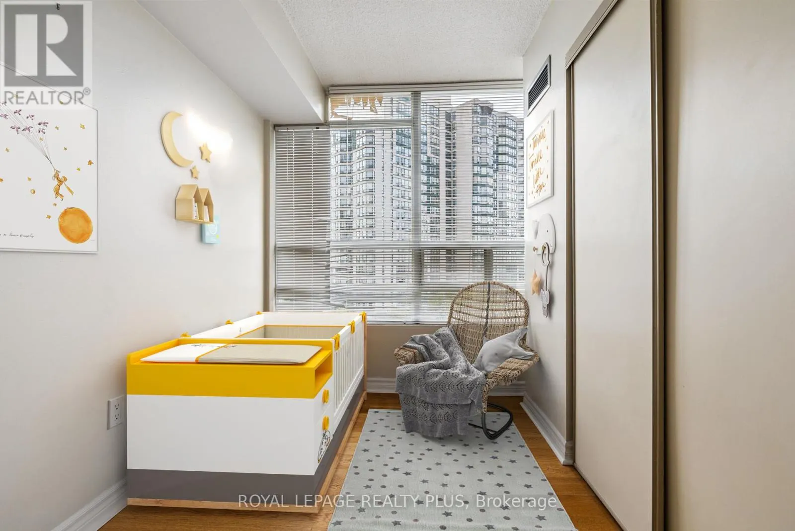712 - 50 KINGSBRIDGE GARDEN CIRCLE