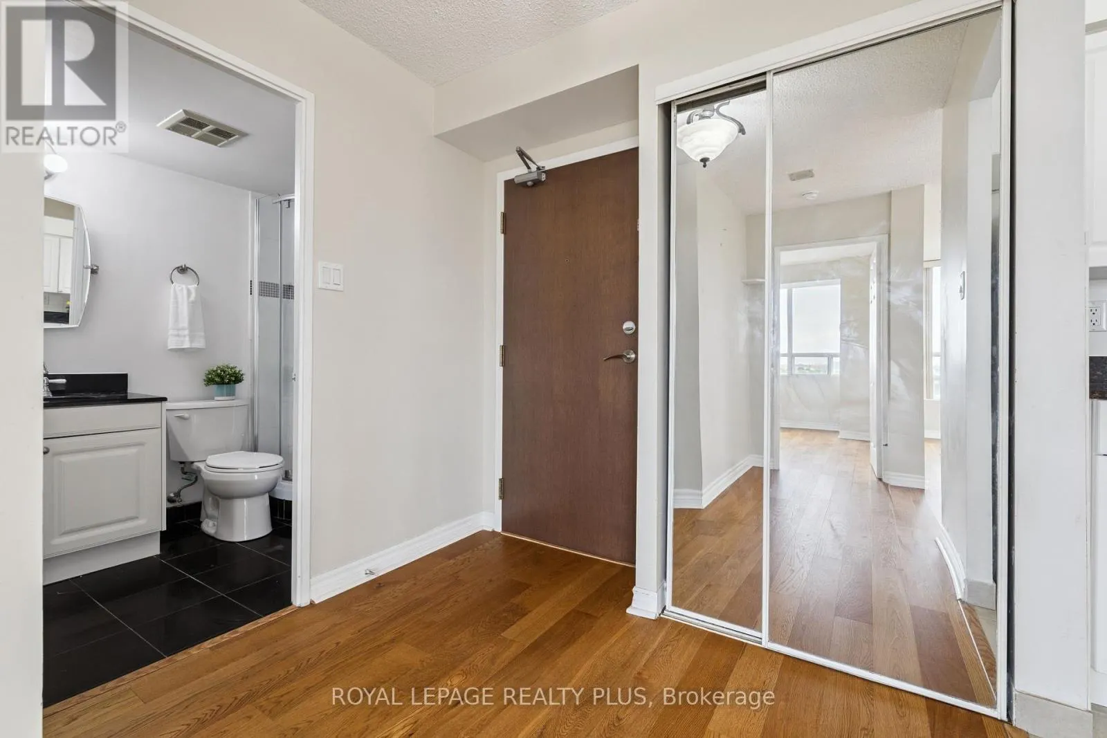 712 - 50 KINGSBRIDGE GARDEN CIRCLE