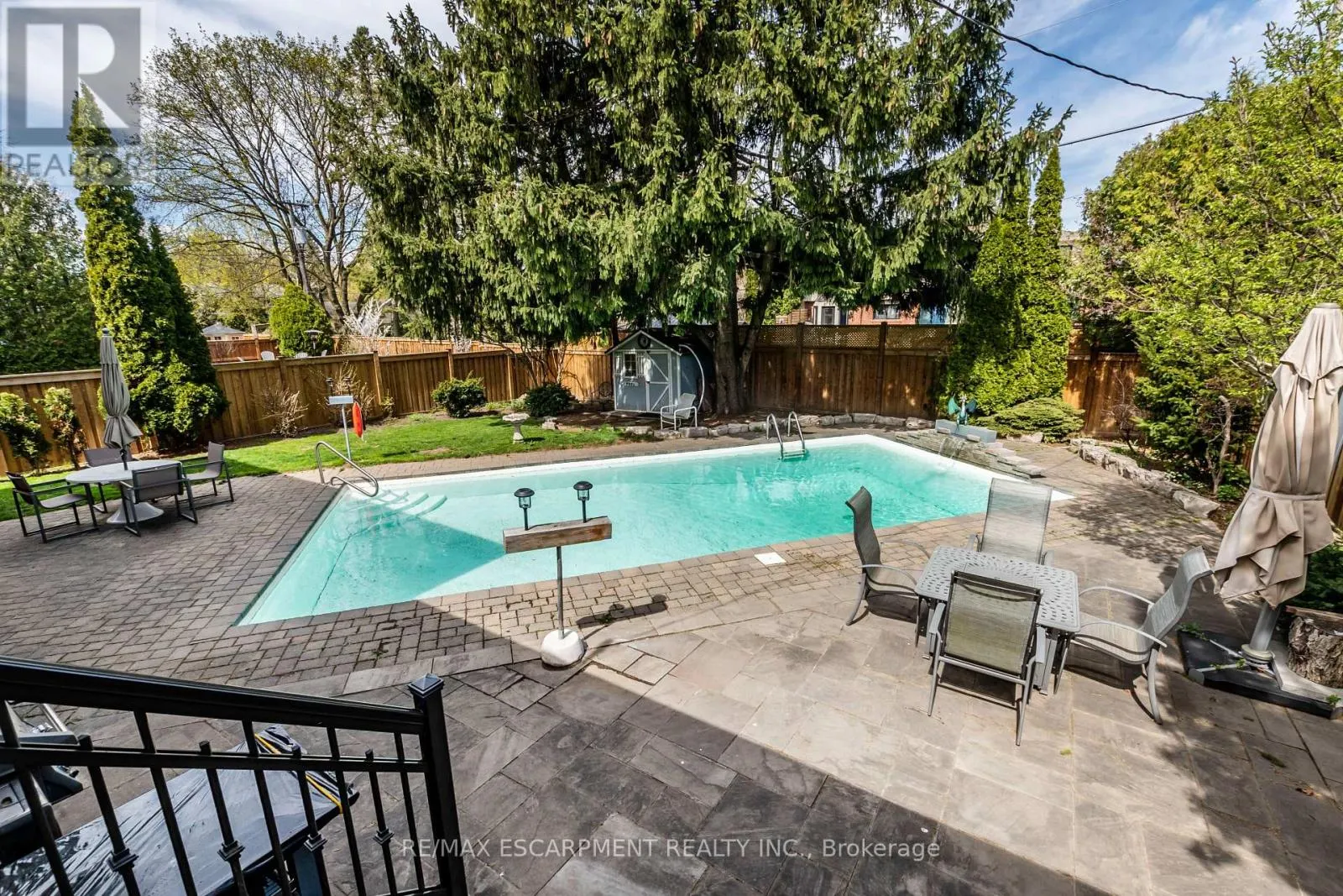4463 HAWTHORNE DRIVE