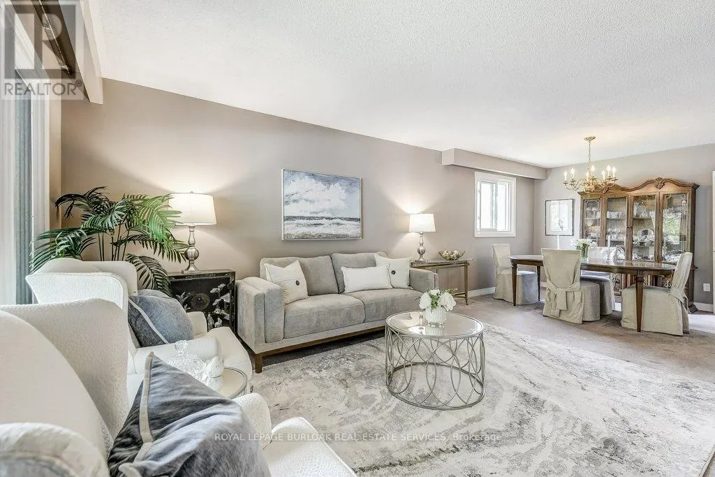 652 AUBURN CRESCENT