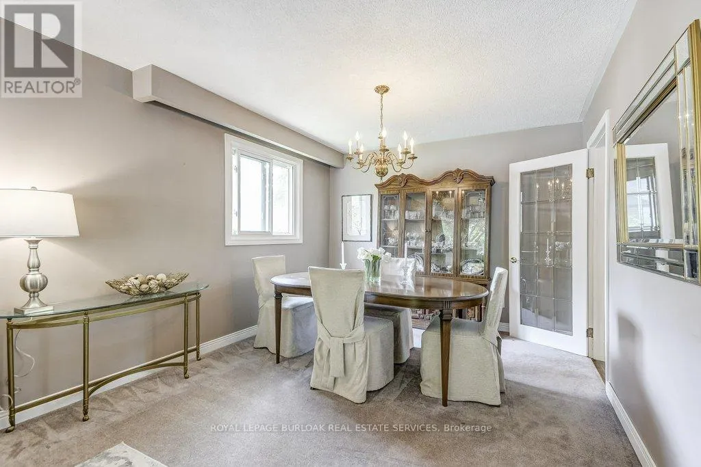 652 AUBURN CRESCENT