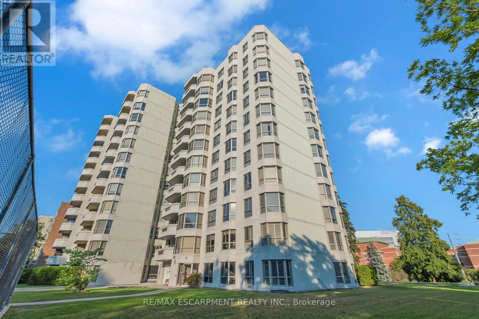 302 - 1201 NORTH SHORE BOULEVARD E