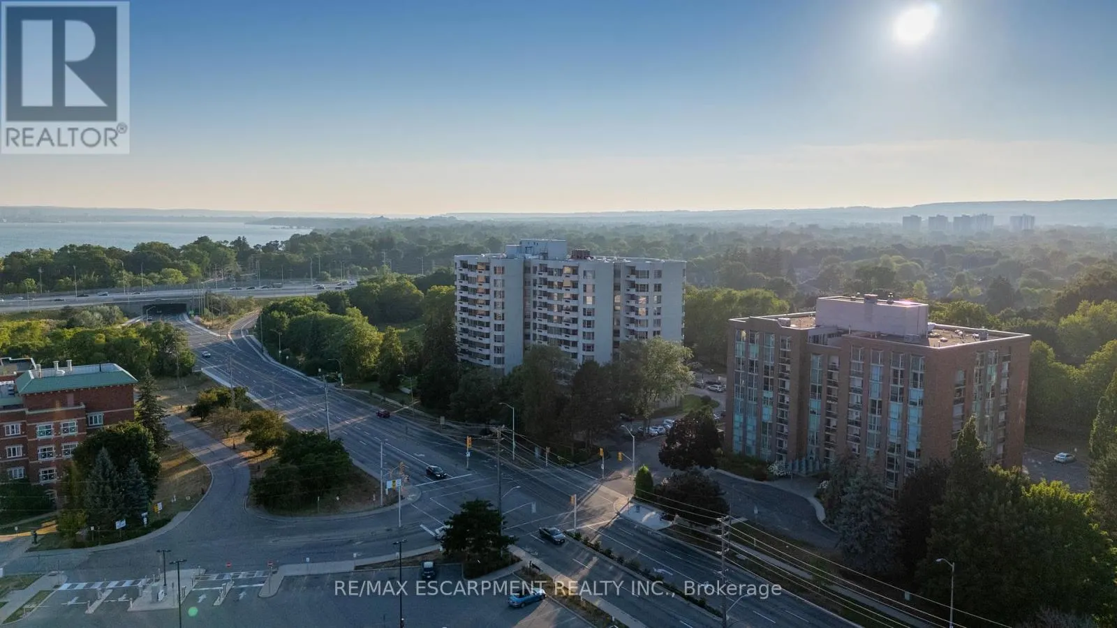 302 - 1201 NORTH SHORE BOULEVARD E