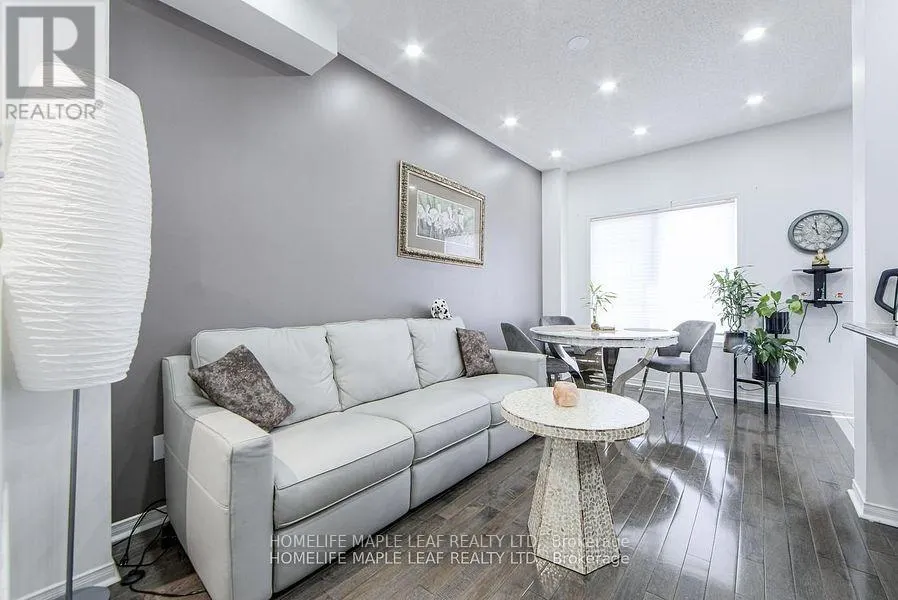 24 GULFBROOK CIRCLE
