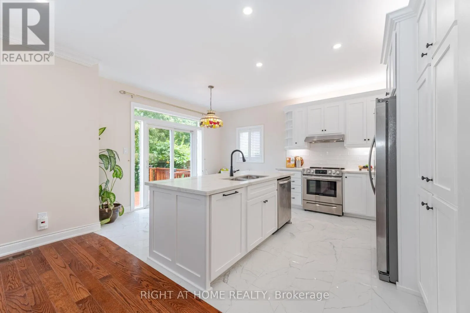3737 BRINWOOD GATE