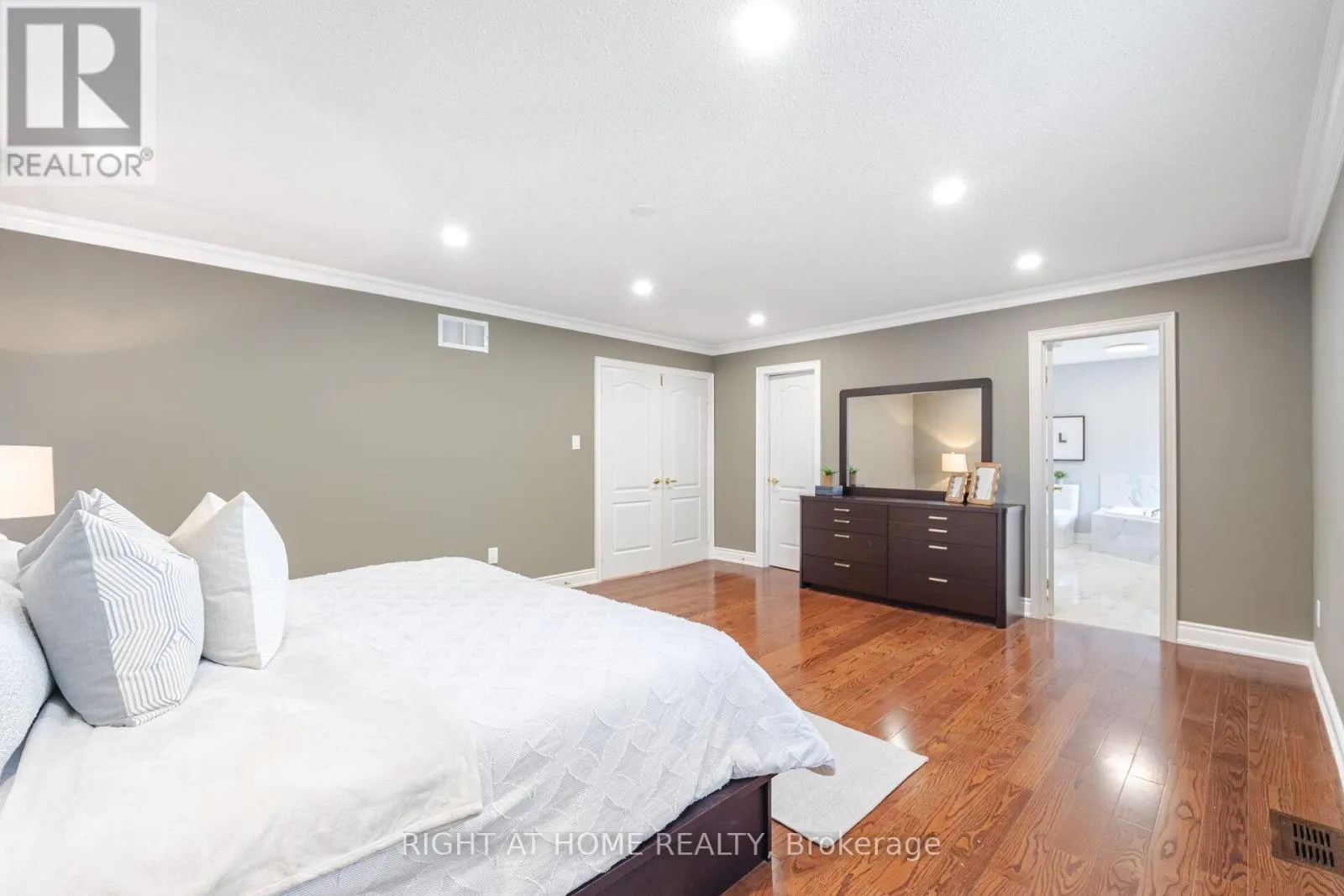 3737 BRINWOOD GATE