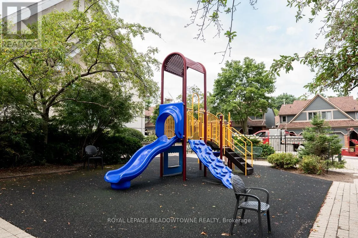 902 - 2155 BURNHAMTHORPE ROAD W