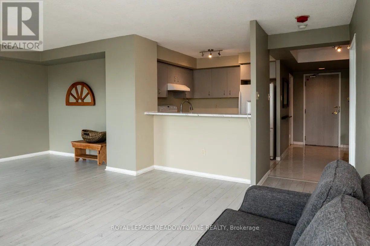 902 - 2155 BURNHAMTHORPE ROAD W