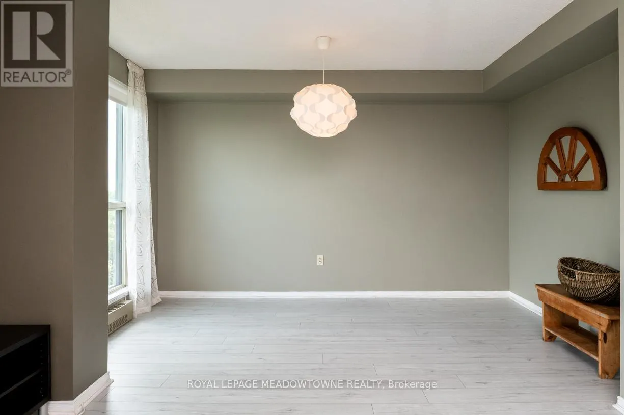 902 - 2155 BURNHAMTHORPE ROAD W