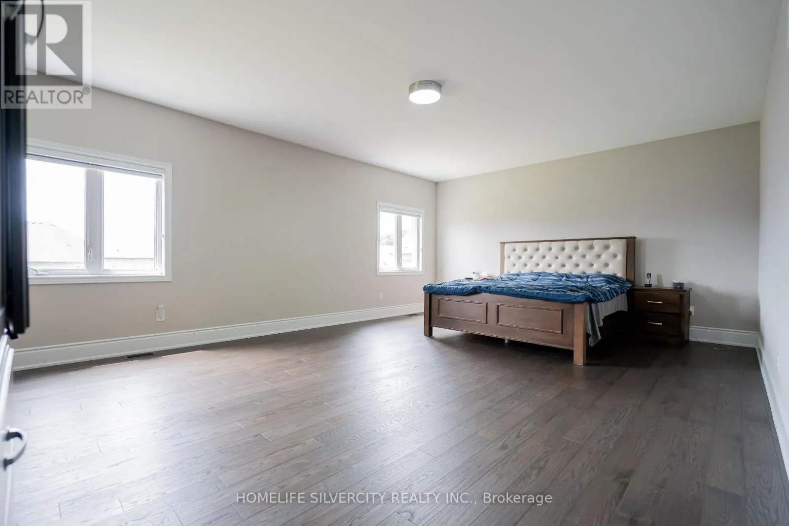 15 MOONSTRUCK STREET NE