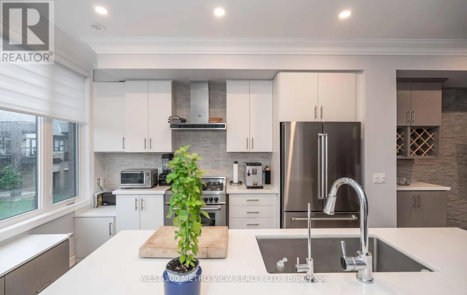 406 ATHABASCA COMMON