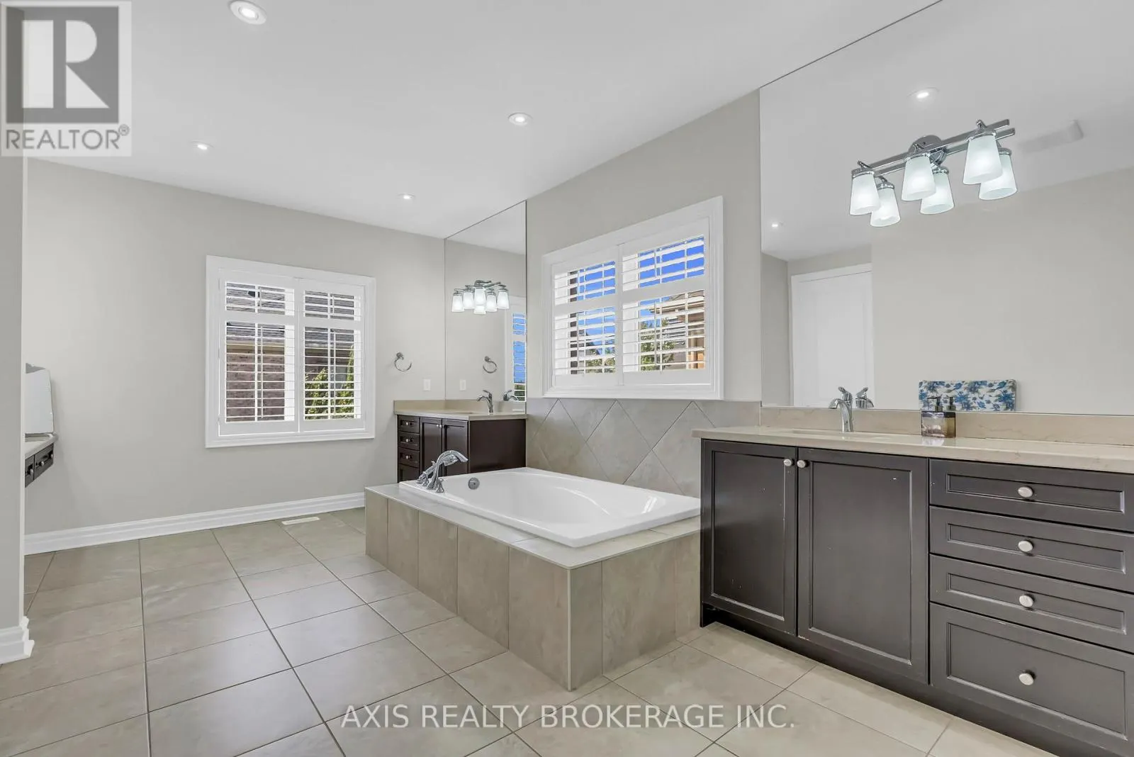 48 KELWAYS CIRCLE