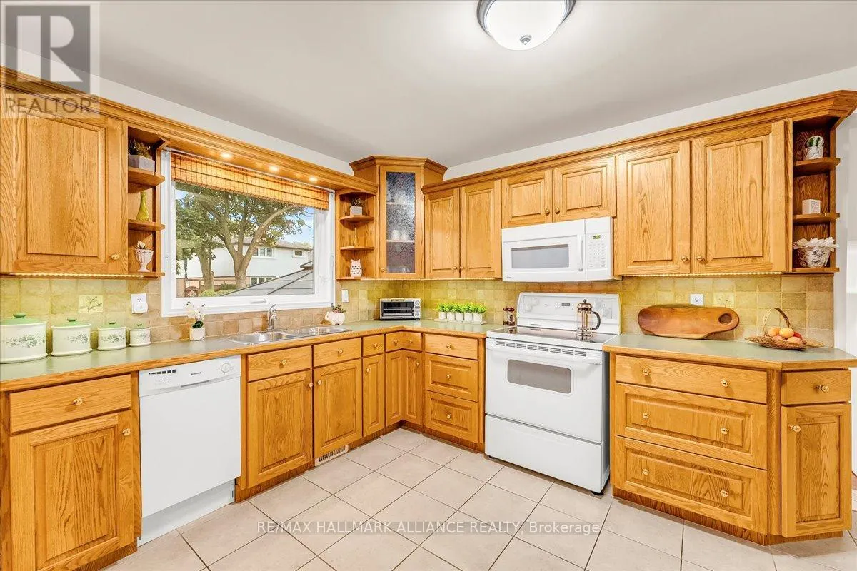 26 LOCKTON CRESCENT