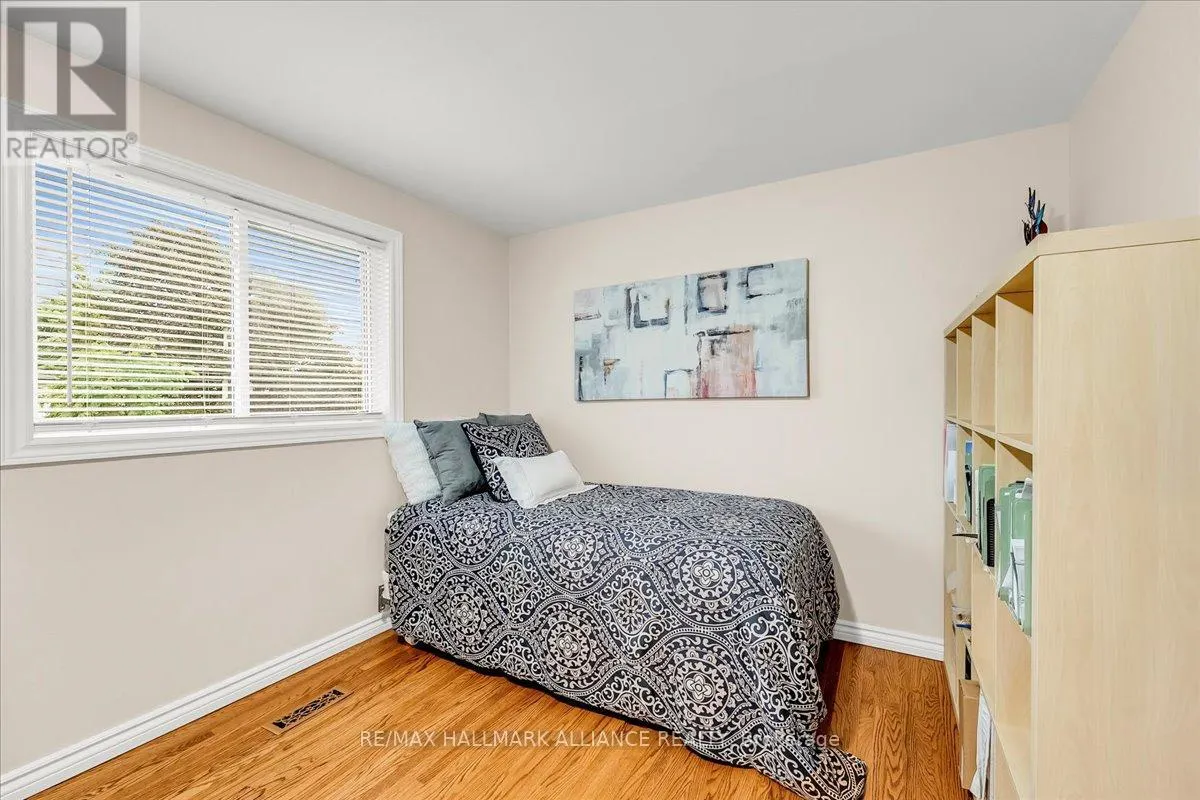 26 LOCKTON CRESCENT