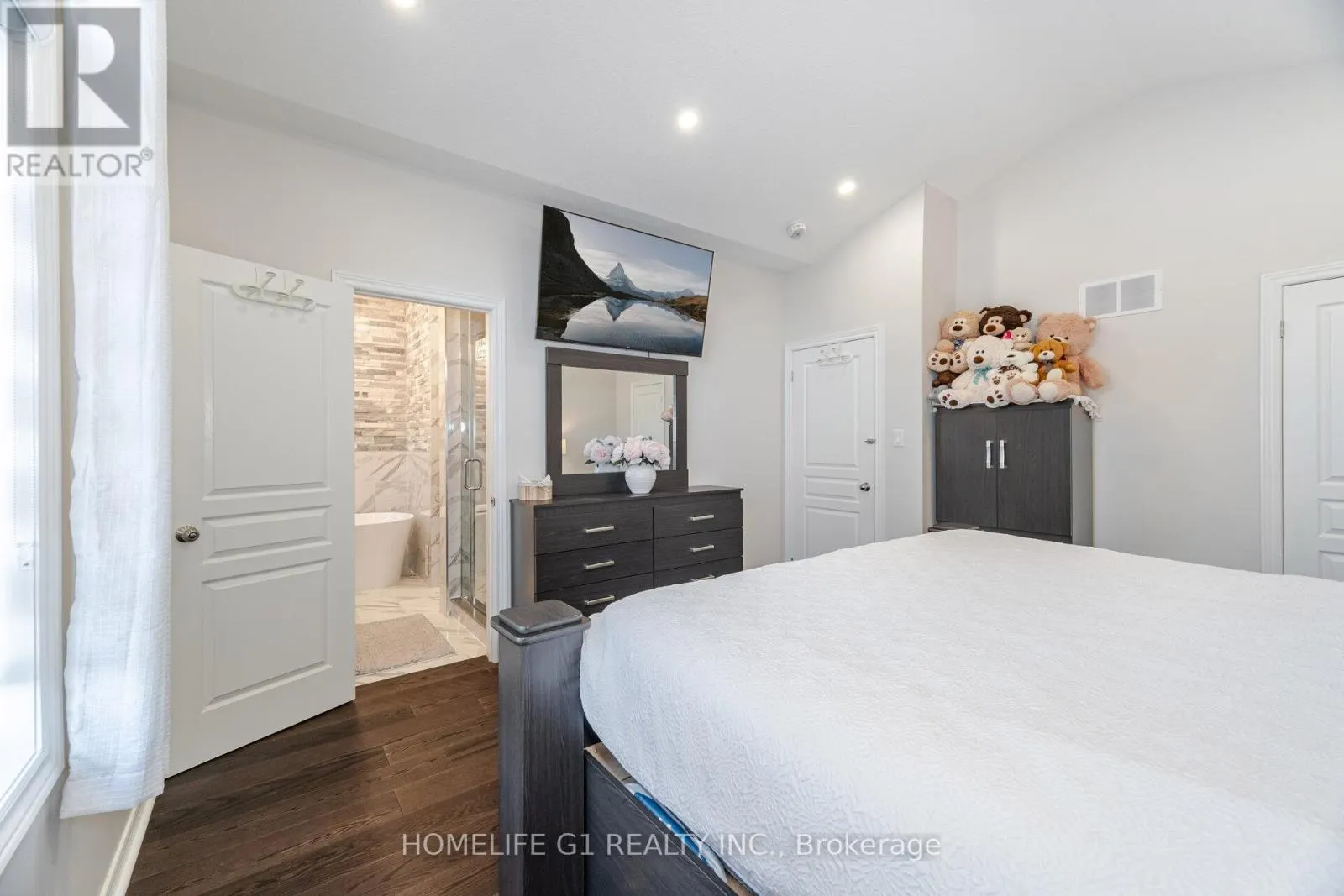 82 TRURO CIRCLE