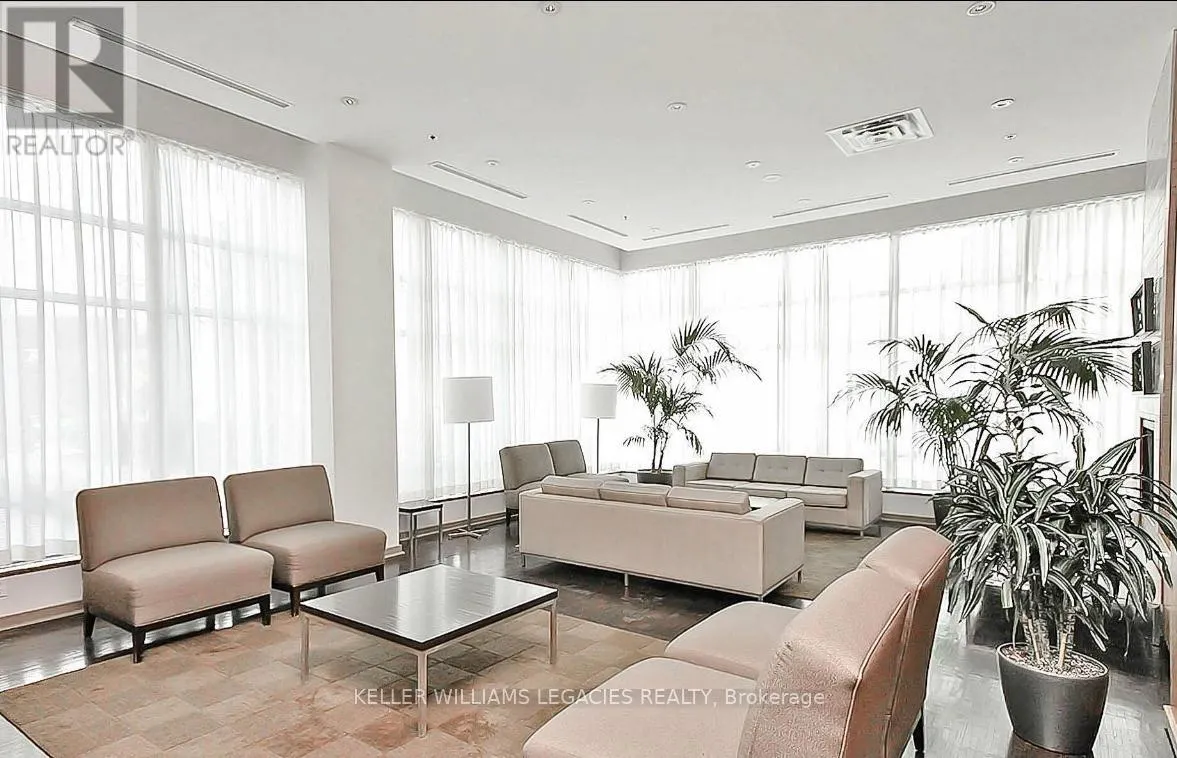 2013 - 33 ELM DRIVE W