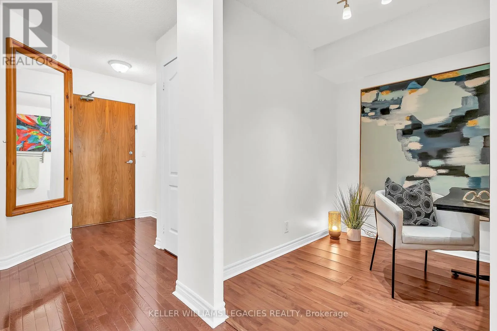 2013 - 33 ELM DRIVE W