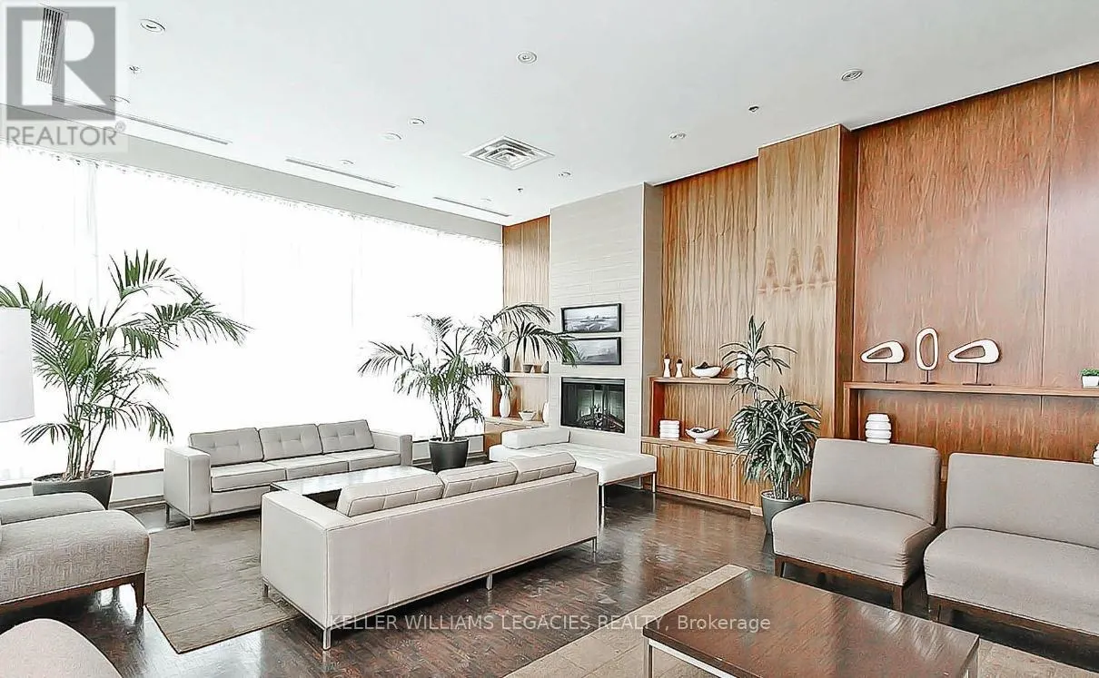 2013 - 33 ELM DRIVE W