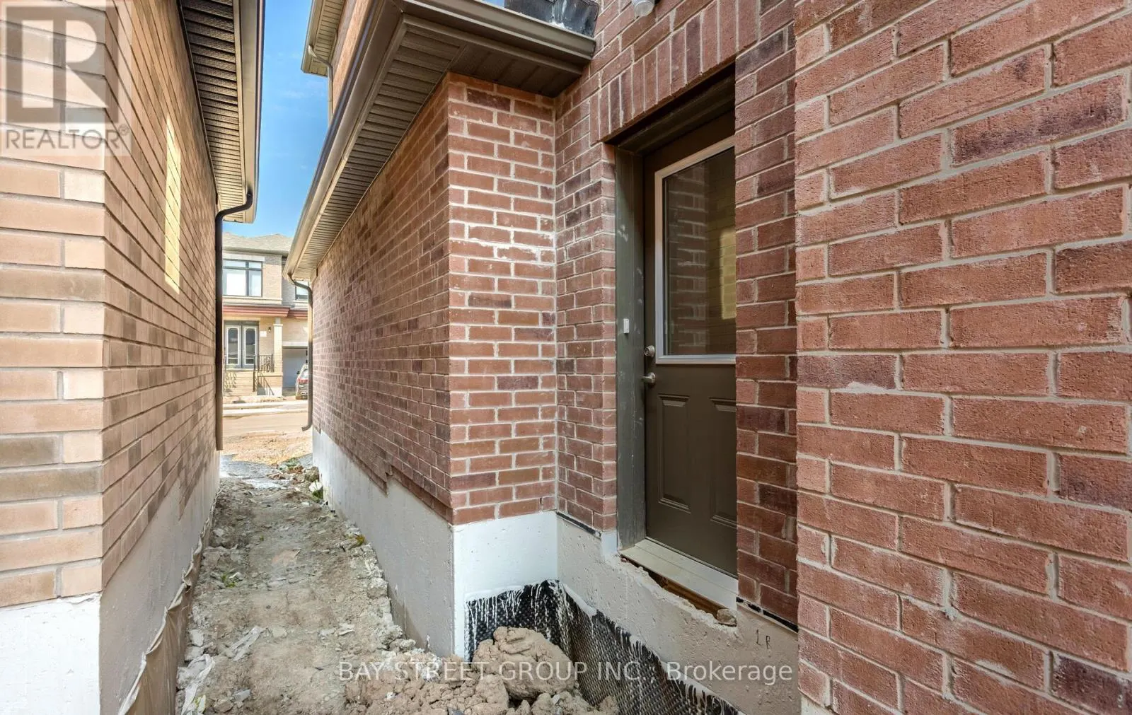 888 APPLE TERRACE
