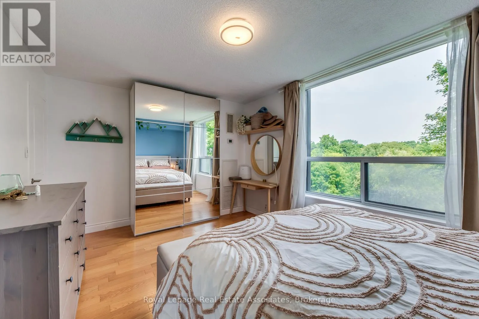 308 - 1535 LAKESHORE ROAD E