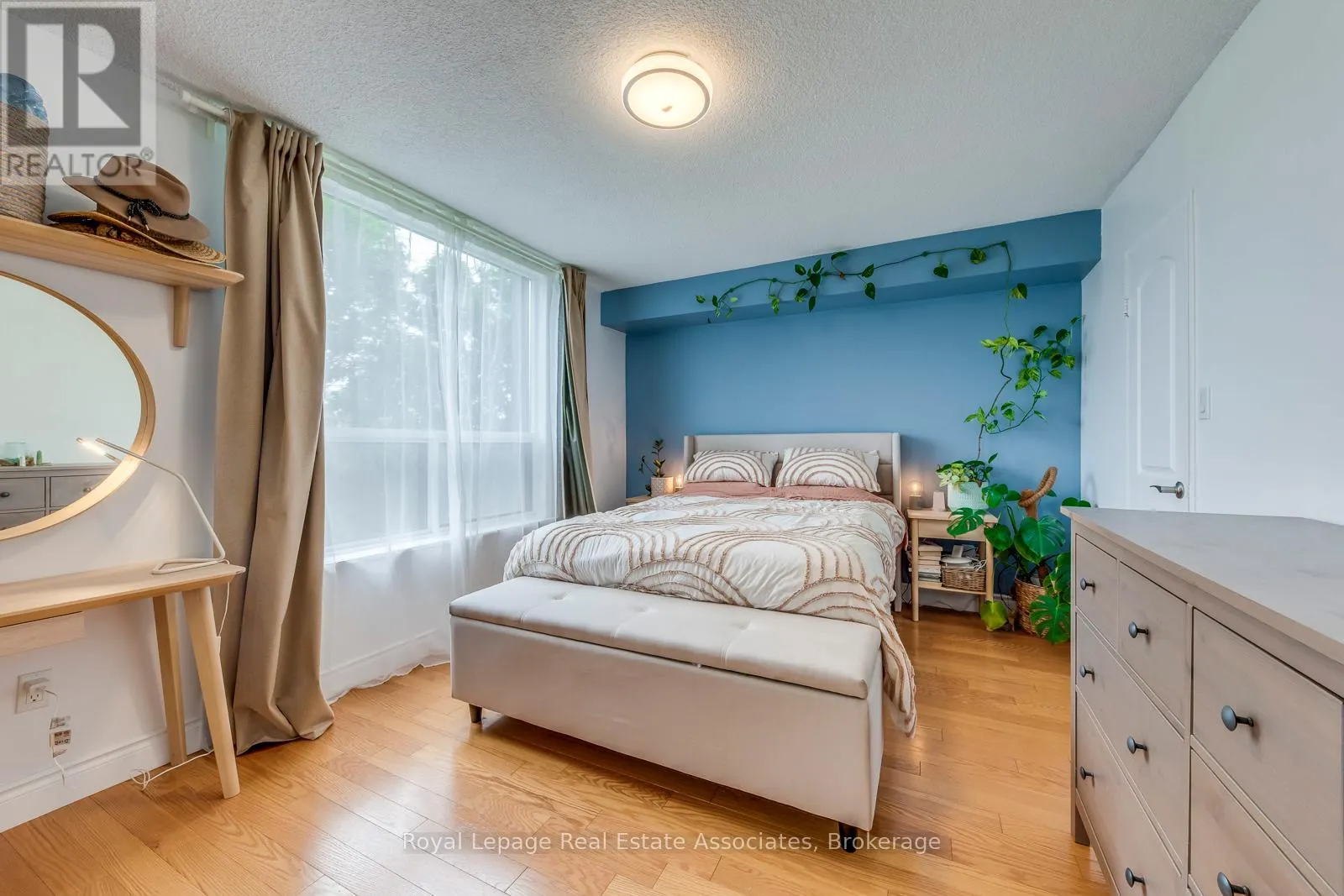 308 - 1535 LAKESHORE ROAD E