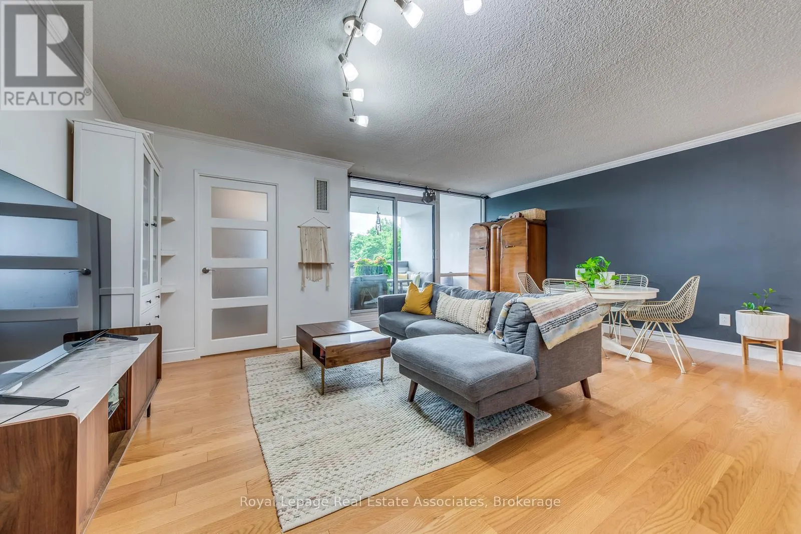 308 - 1535 LAKESHORE ROAD E