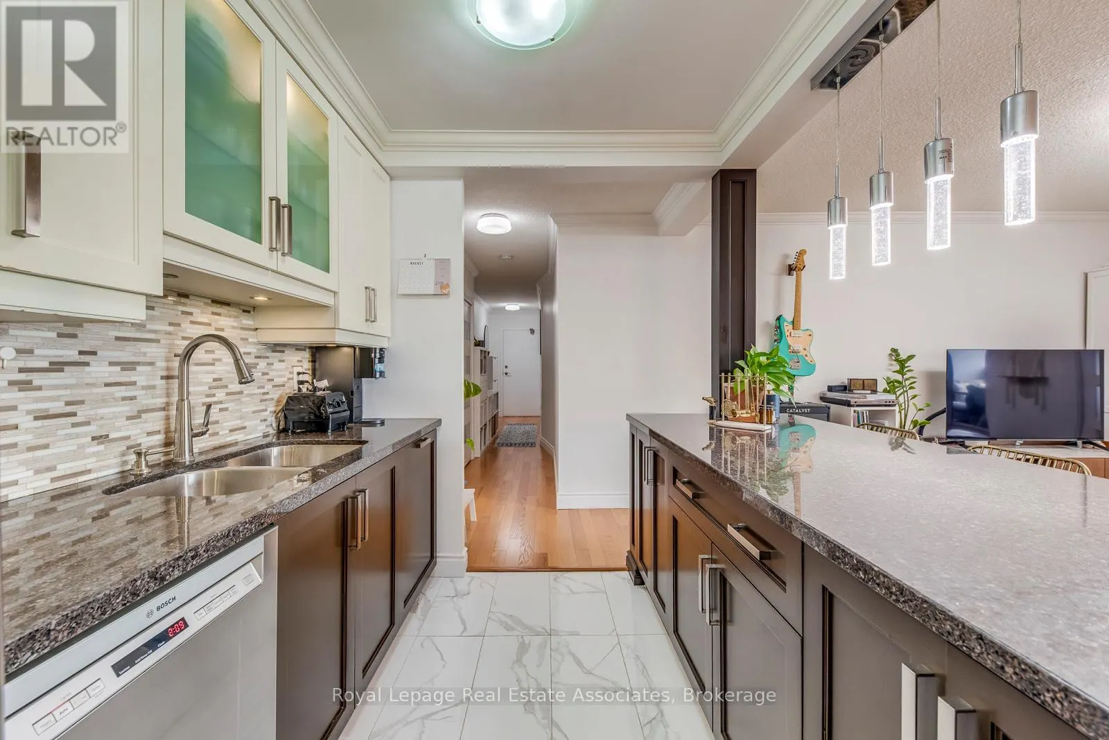308 - 1535 LAKESHORE ROAD E