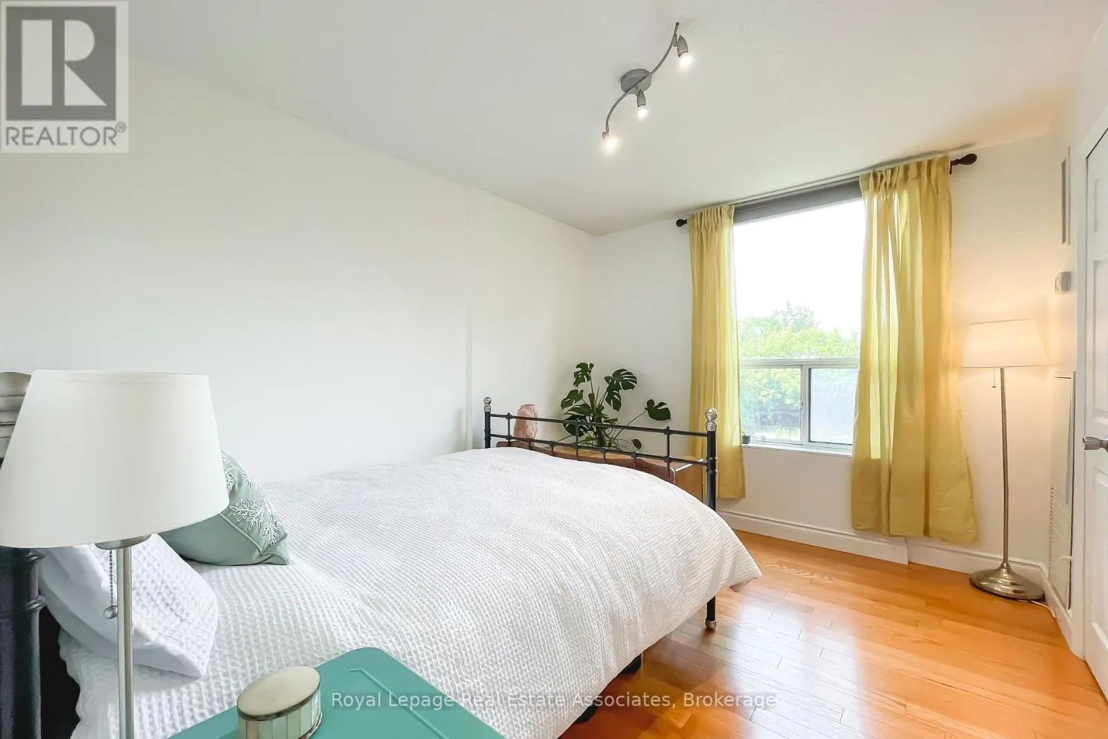 308 - 1535 LAKESHORE ROAD E