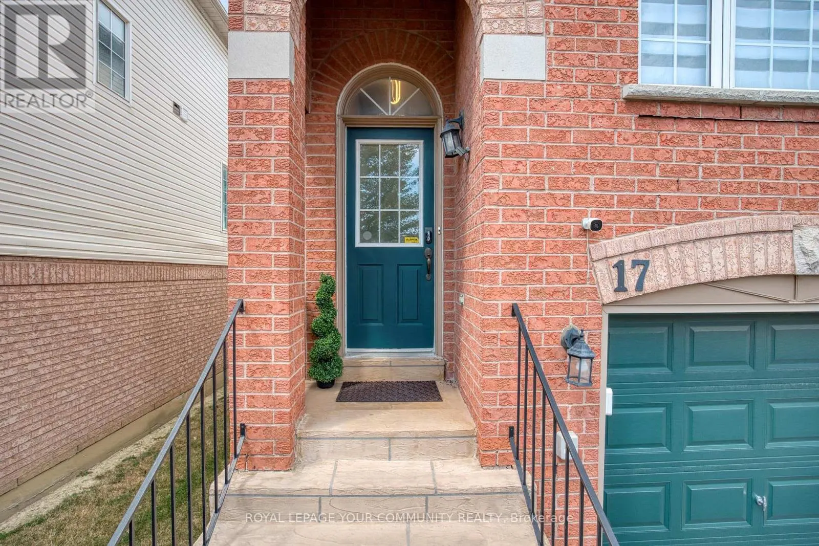 17 - 3020 CEDARGLEN GATE