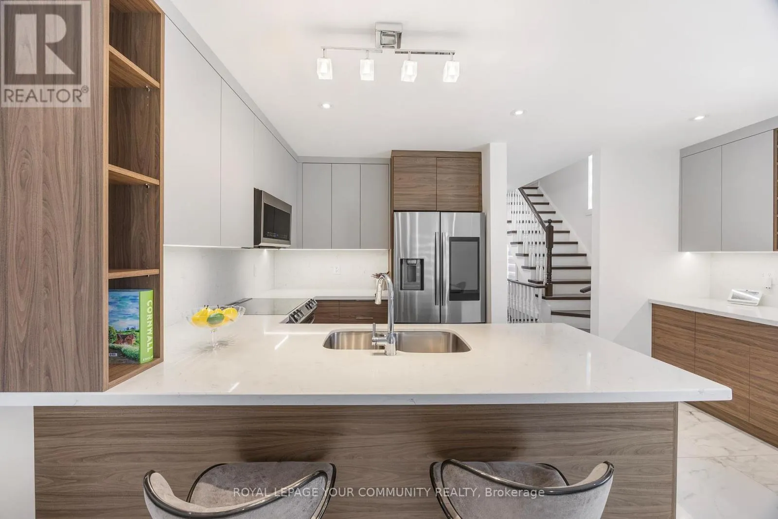 17 - 3020 CEDARGLEN GATE