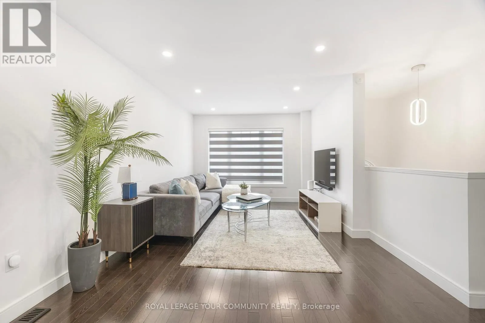 17 - 3020 CEDARGLEN GATE