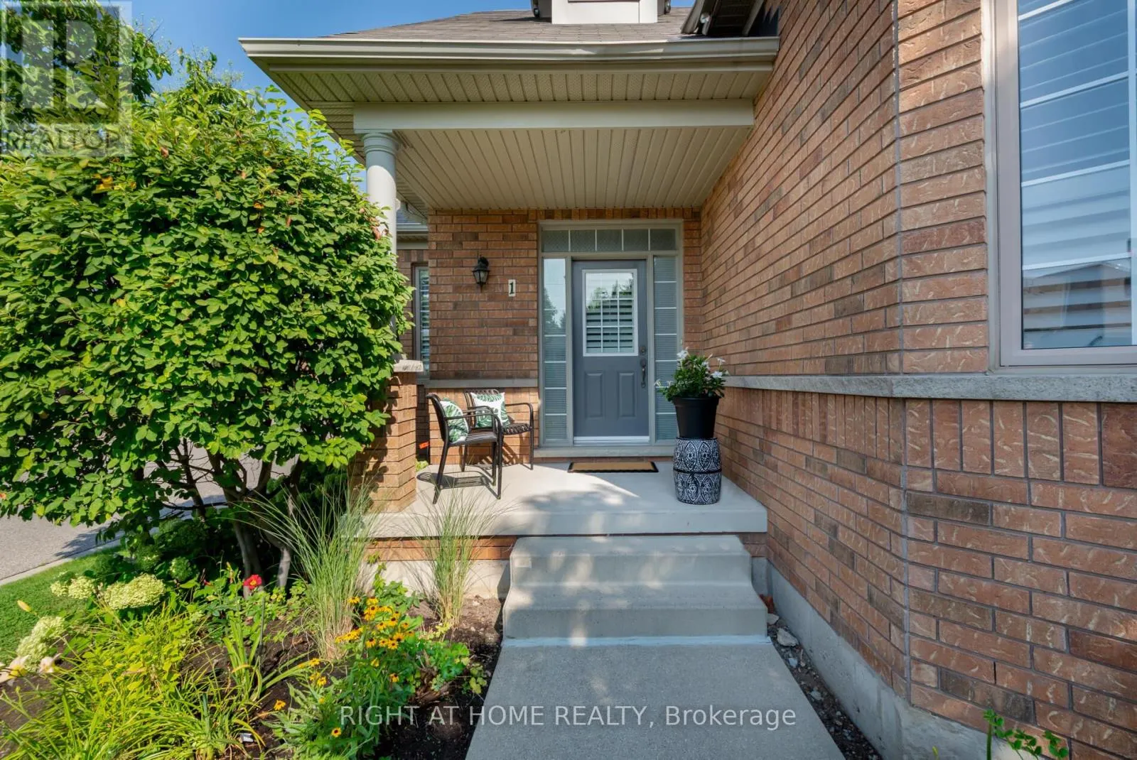 1 SEA HOLLY CRESCENT