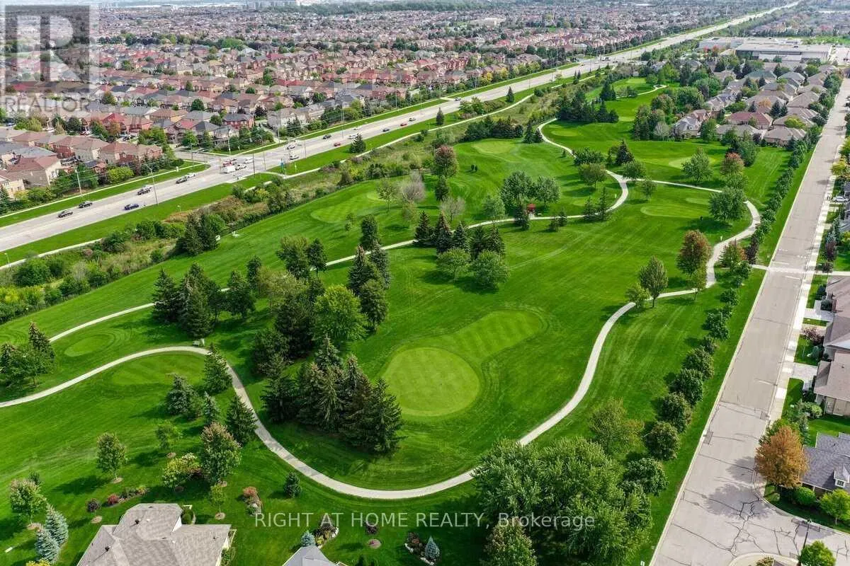 1 SEA HOLLY CRESCENT
