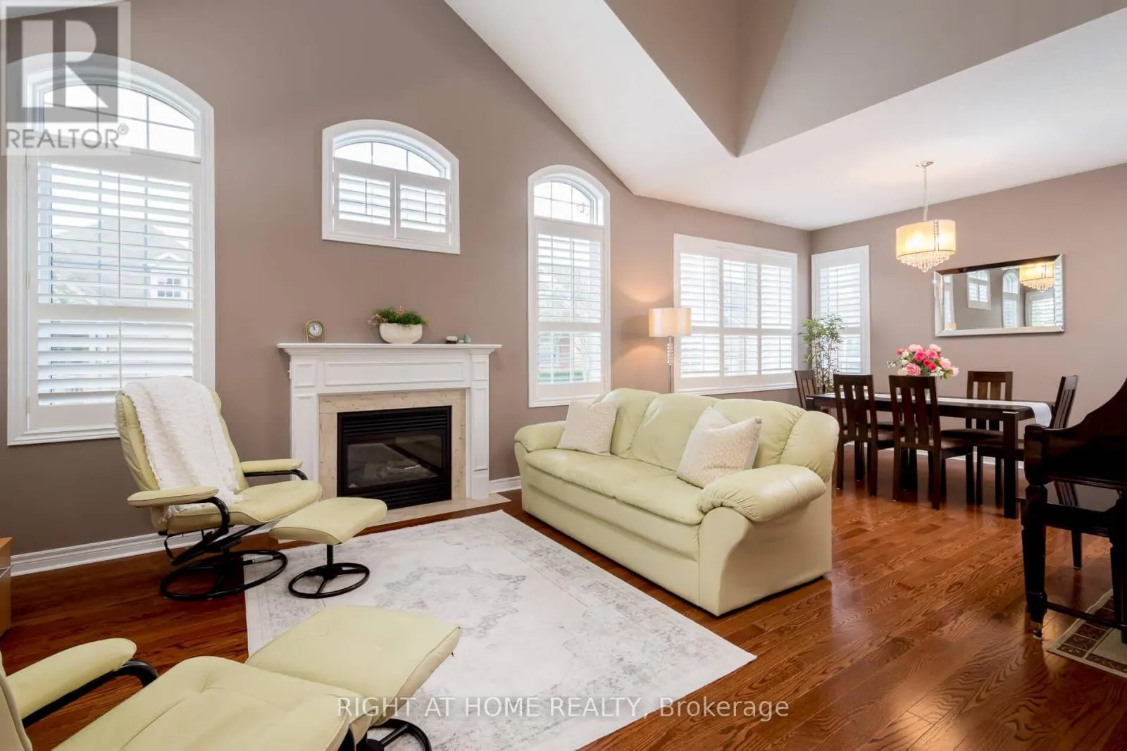 1 SEA HOLLY CRESCENT