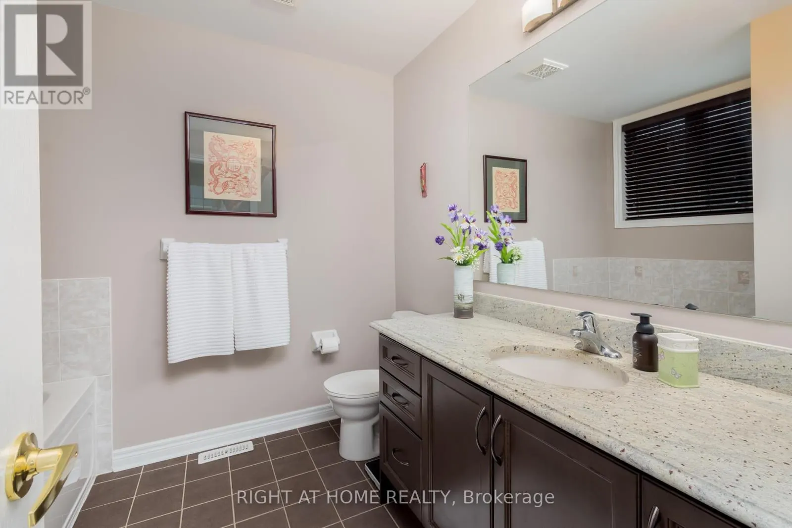 1 SEA HOLLY CRESCENT