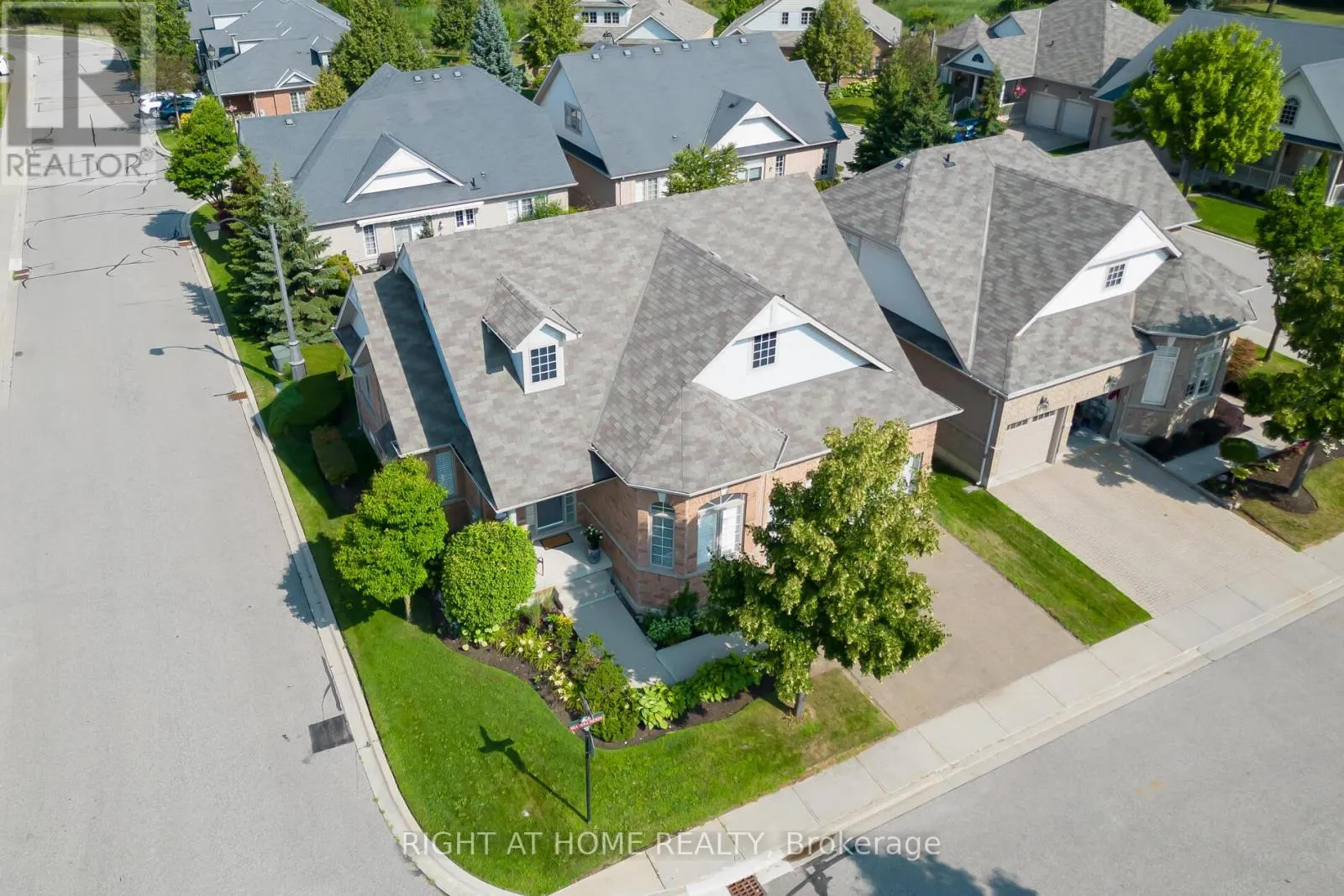 1 SEA HOLLY CRESCENT