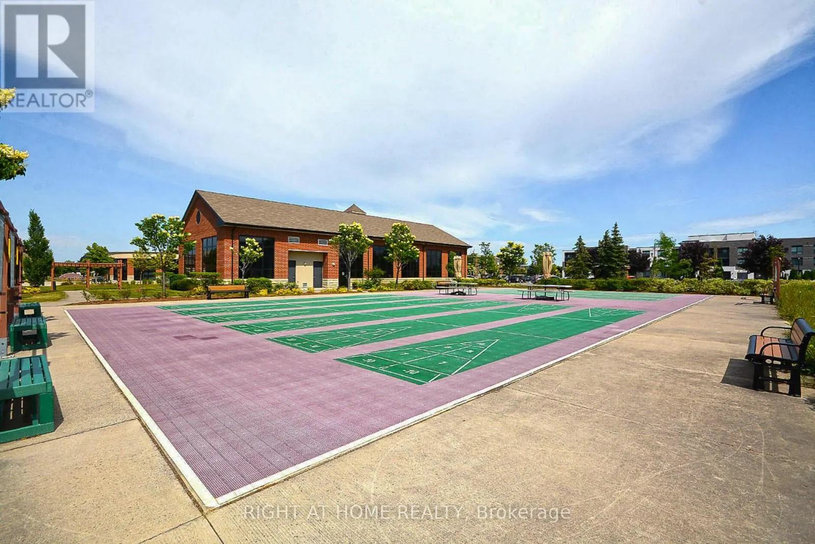 1 SEA HOLLY CRESCENT