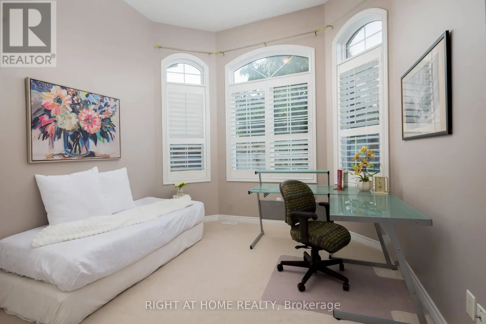 1 SEA HOLLY CRESCENT
