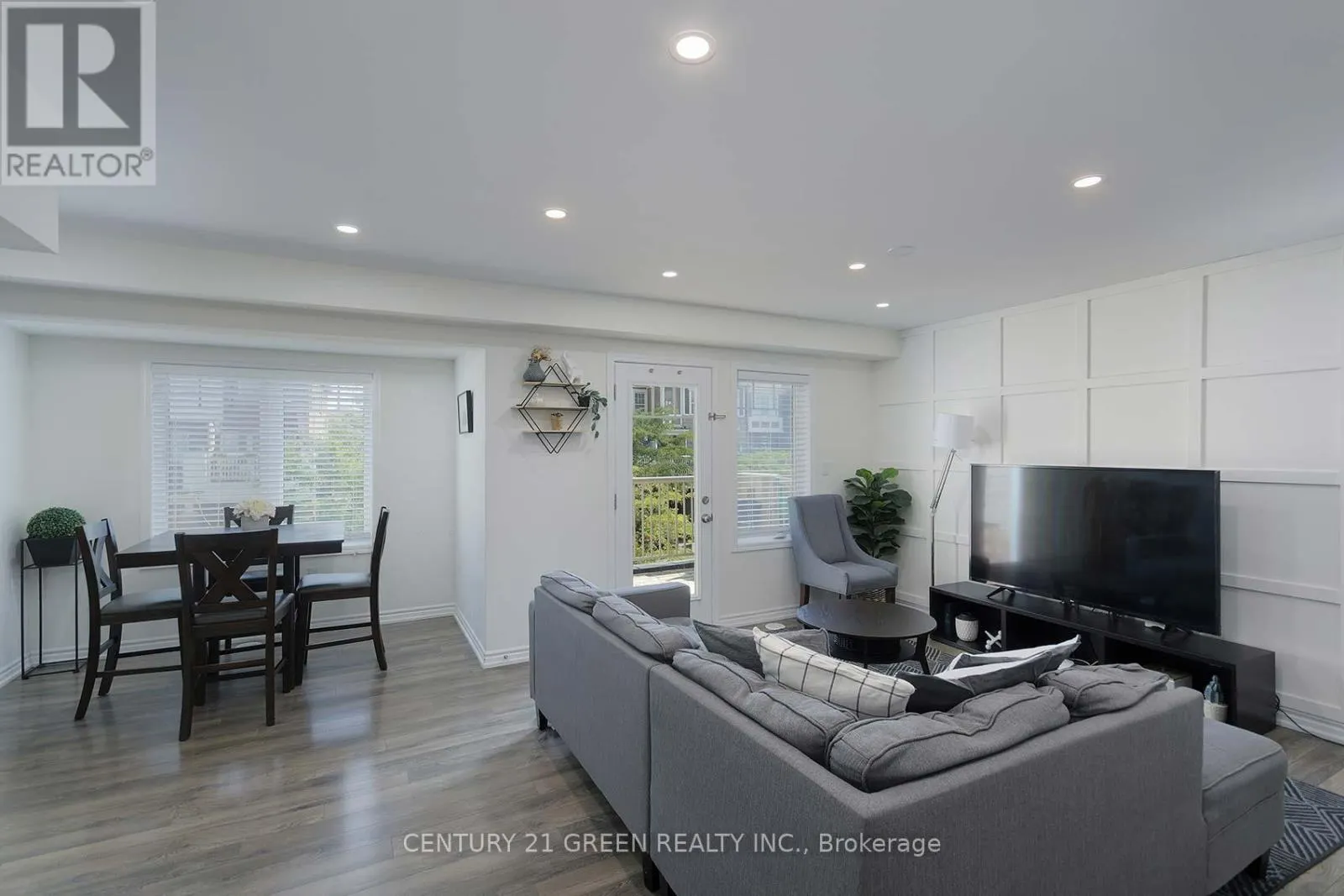 526 ALLPORT GATE