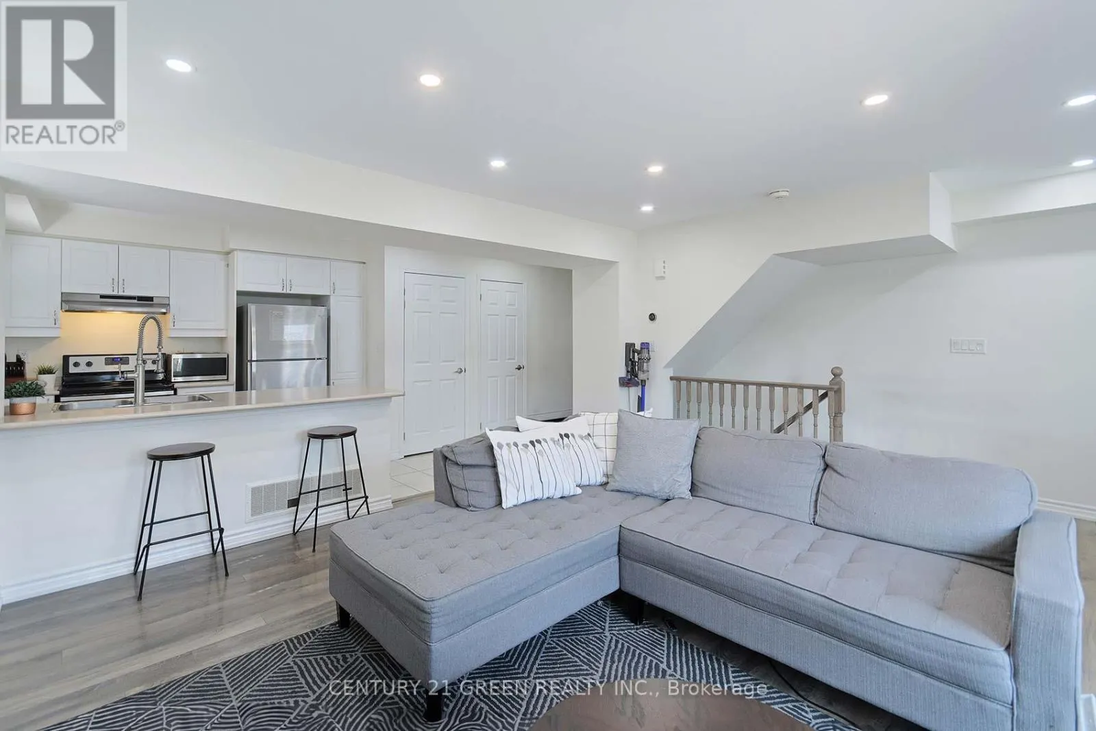 526 ALLPORT GATE