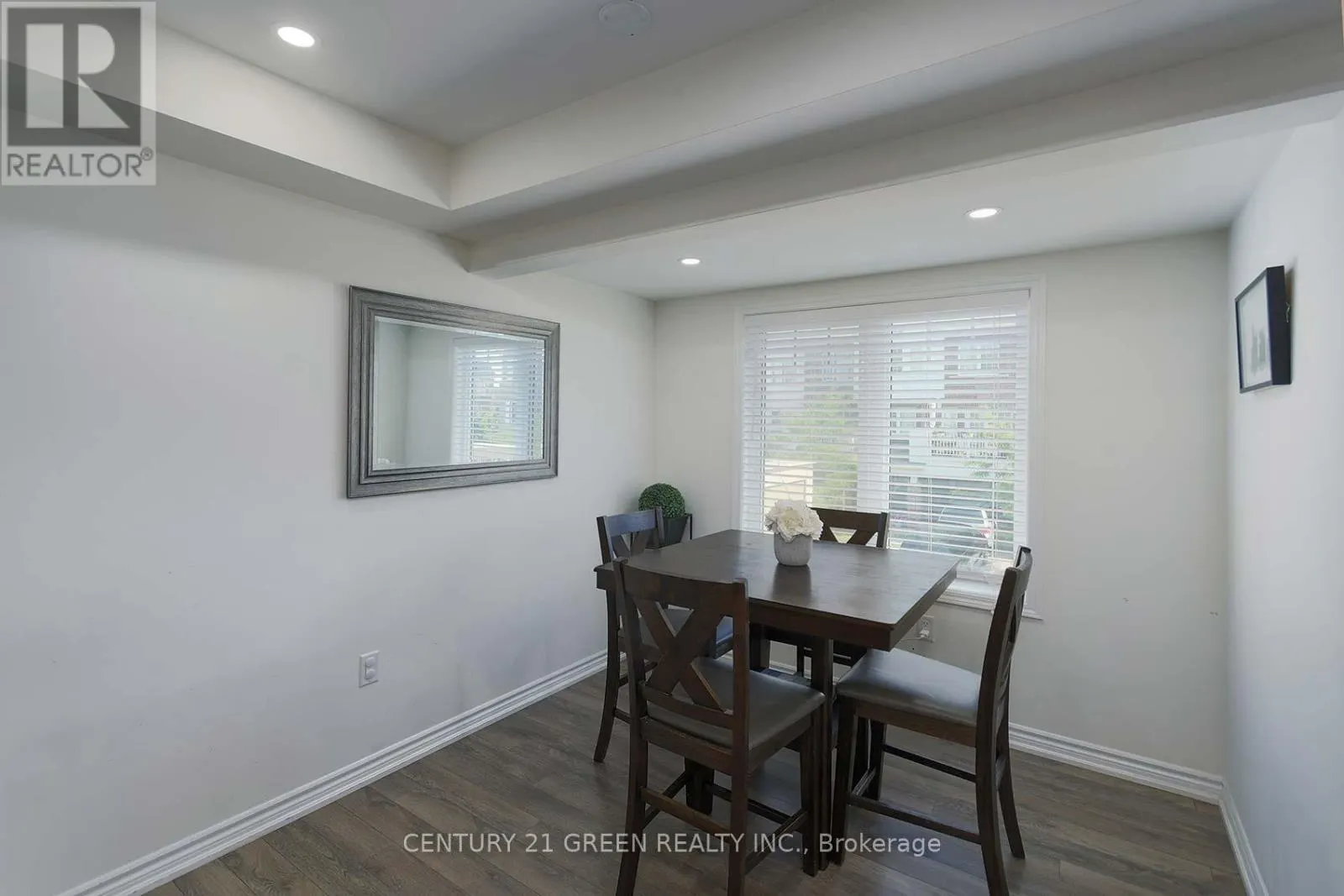 526 ALLPORT GATE