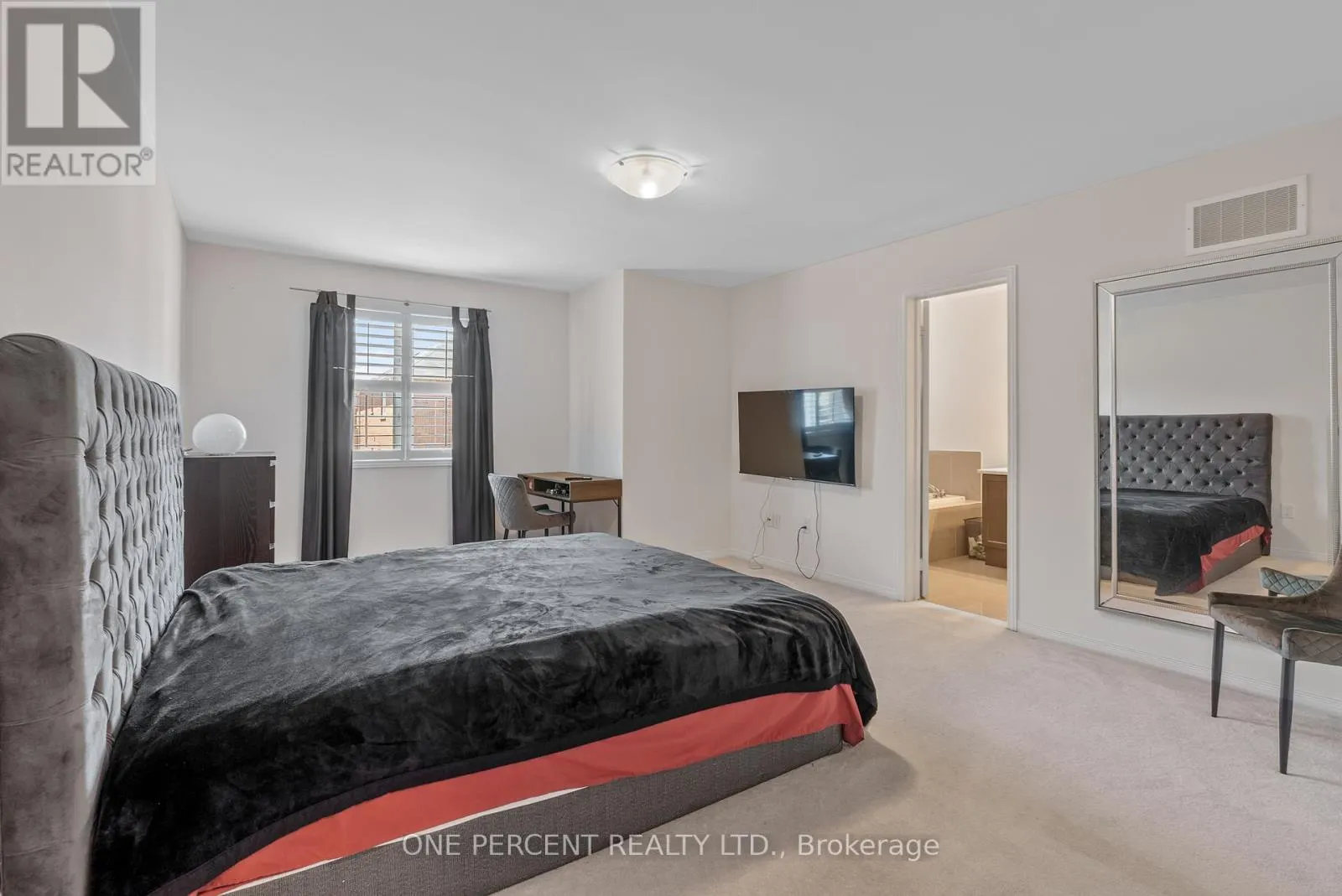6 DUFFEL CRESCENT