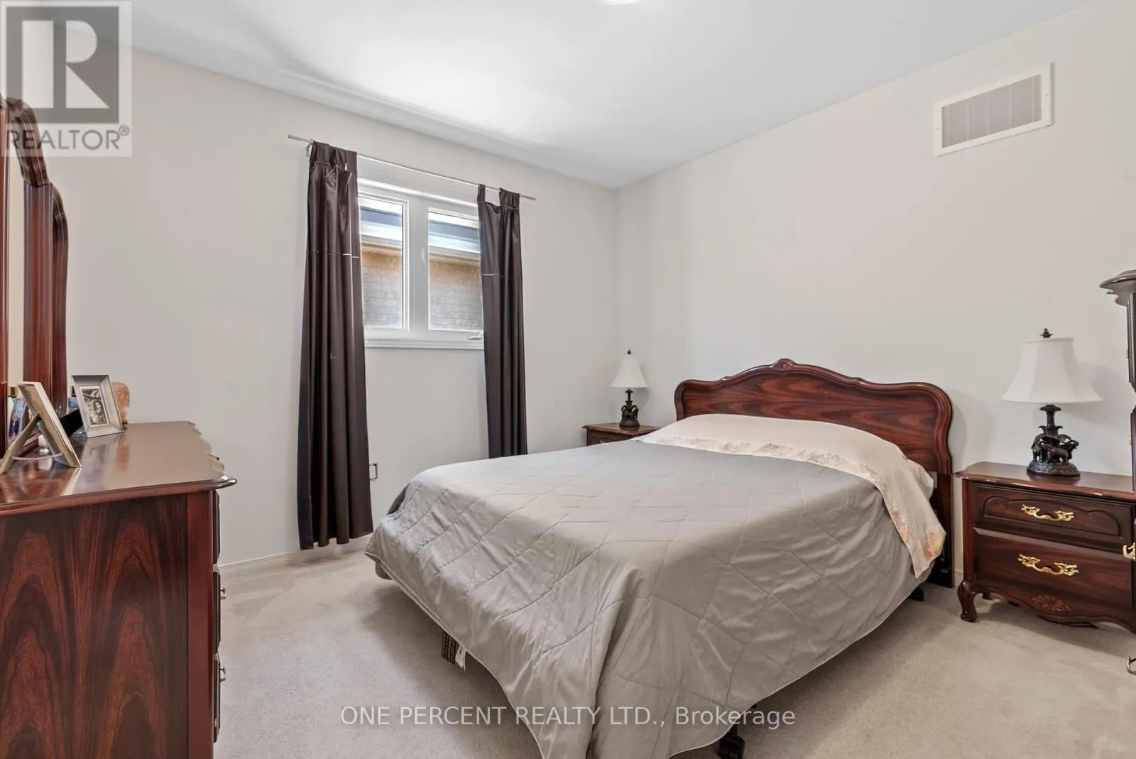 6 DUFFEL CRESCENT